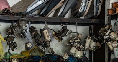 Gdzie kupić tanie części samochodowe - przewodnik 2026