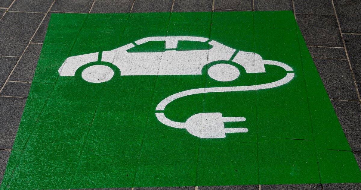 Dopłaty do aut elektrycznych w Polsce 2026 - jak otrzymać dofinansowanie?