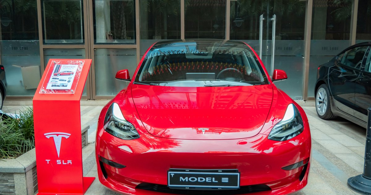 Tesla kontra konkurencja - porównanie najpopularniejszych modeli 2026
