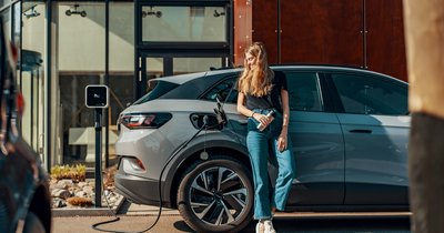 Leasing vs kupno auta elektrycznego - co bardziej opłacalne?